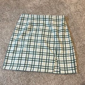 Target- Wild Fable green and white plaid skirt WM4